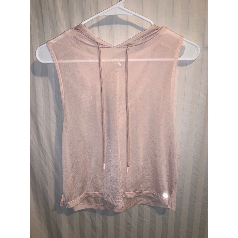 SUPER cute ALO Top!